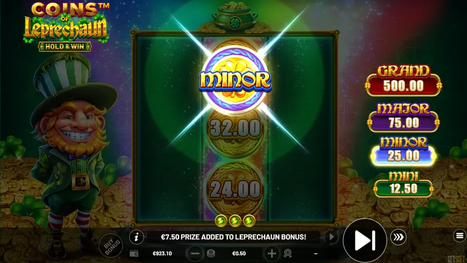 Multiple MINI and MINOR prize coins on the reels ready for the Leprechaun Bonus Collector